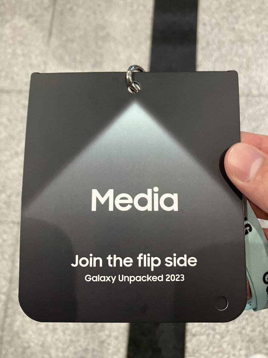 UTokyo_Esports's tweet photo. 昨日クアルコム様からご招待をいただいただきgalaxy unpackedに行ってきました!!!
大規模かつ多国籍なイベントで、ゲーミングチックな演出が最高でした!!
詳しい投稿は後ほど、、!
#SamsungUnpacked #Snapdragon
#GalaxyZFlip5 #qualcom https://t.co/gZRZT4xXKb