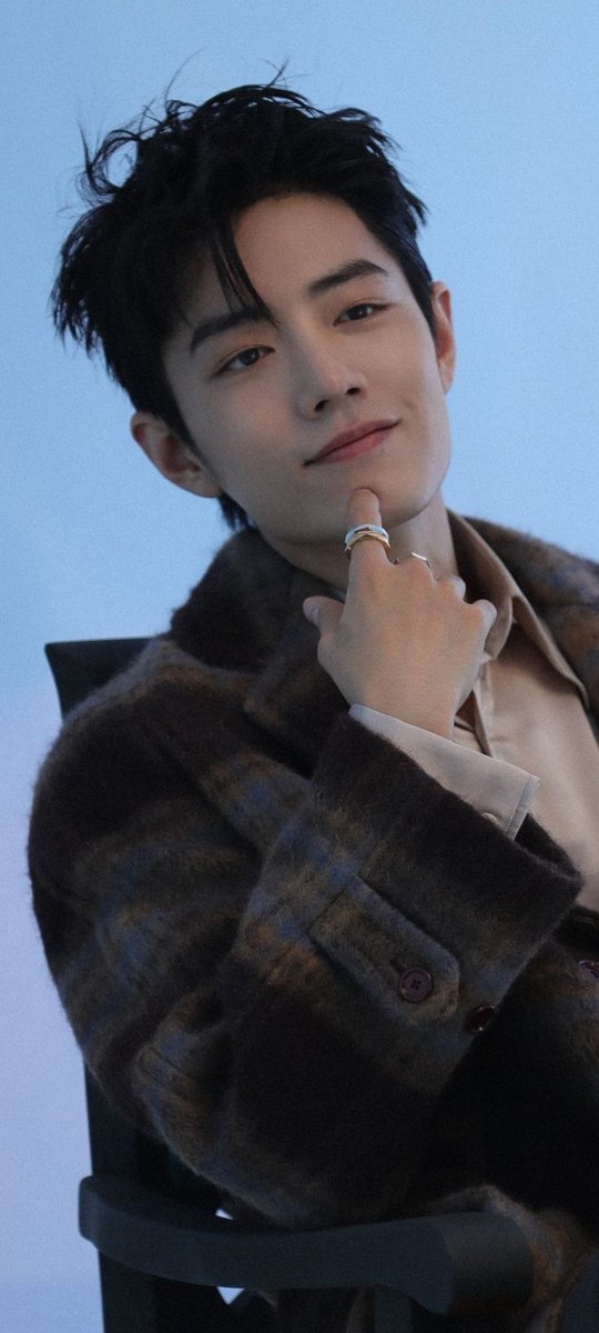 tatosanchoxz's tweet photo. Oigan, ¿si vieron que dentro de las críticas de la nueva película de Xiao Zhan decían que él era muy guapo para el papel? JAJAJAJA a Xiao Zhan solo lo odian por ser un lindazo. Los entiendo a veces da envidia no tener esta cara. https://t.co/dcYX5qfNg2