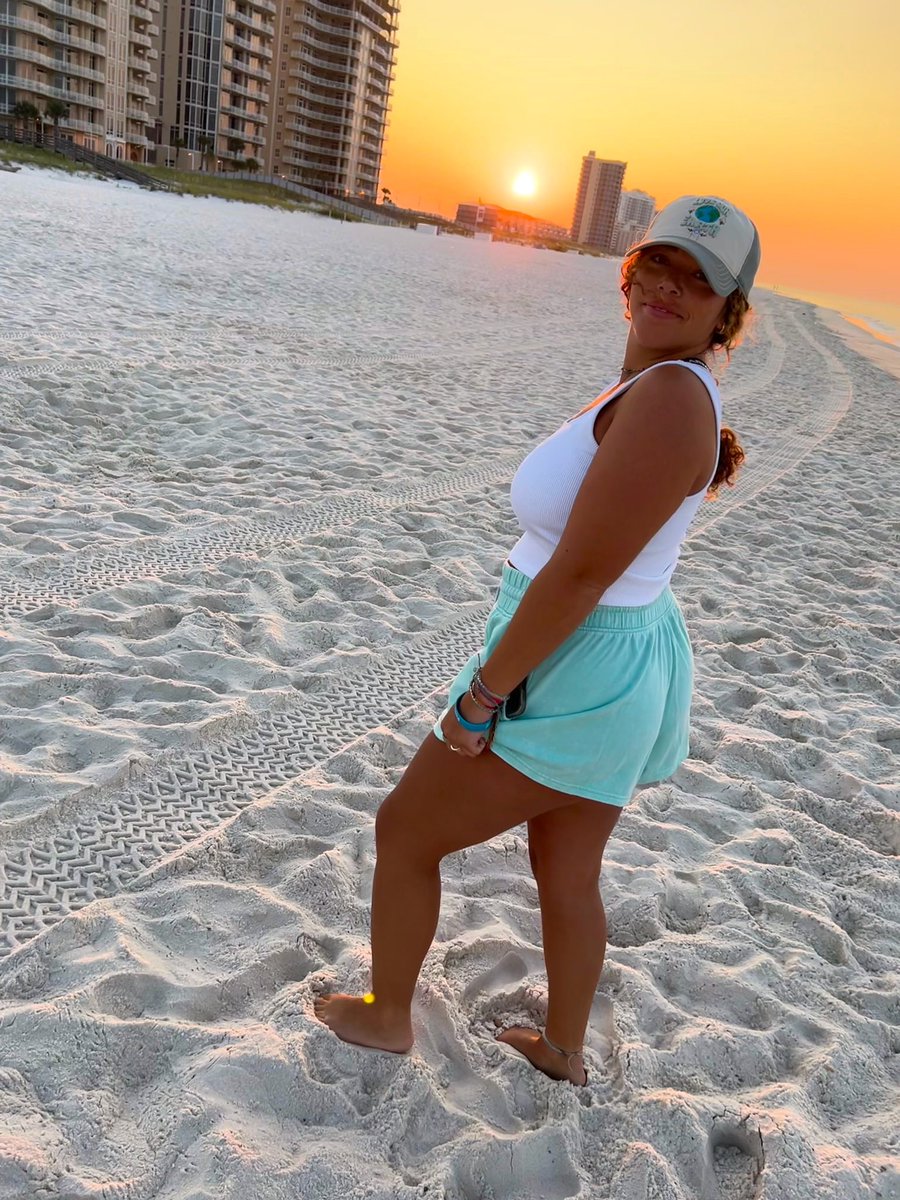 HoustonSerenity's tweet photo. Beach sunrises >>>> https://t.co/U8Mv1SrJey