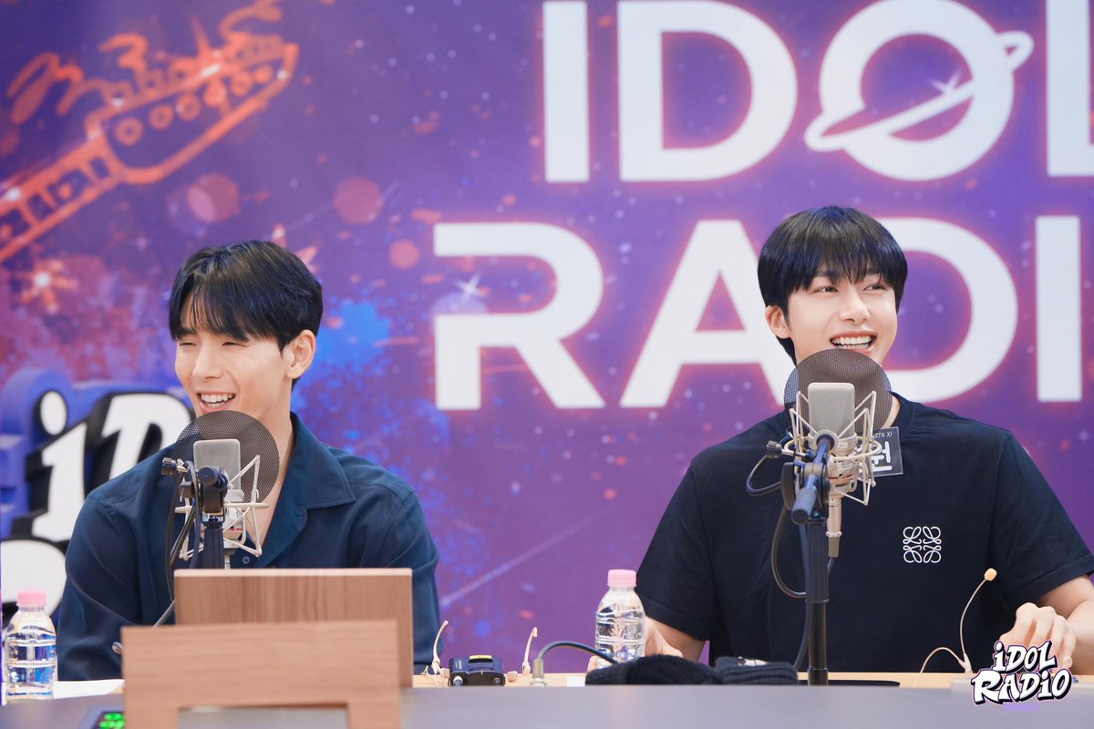 [#아이돌라디오3 앨범 230726]

📸EP#92_셔누X형원의 문짝단속🚪 (with 셔누X형원(몬스타엑스))

문짝즈! 그대들은 너무 매력적이오! 
중차대한 과실이오!🫢

@OfficialMonstaX 

#MBC #라디오 #IDOLRADIO #아이돌라디오 #아돌라 #셔누 #SHOWNU
#형원 #HYUNGWON
#몬스타엑스 #MONSTAX #LoveMeALittle