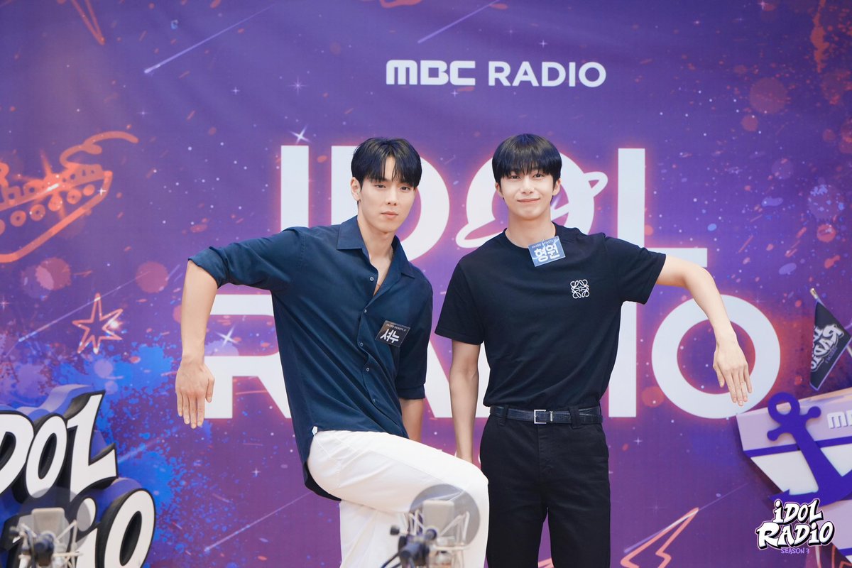 idolradiokorea's tweet photo. [#아이돌라디오3 앨범 230726]

📸EP#92_셔누X형원의 문짝단속🚪 (with 셔누X형원(몬스타엑스))

문짝즈! 그대들은 너무 매력적이오! 
중차대한 과실이오!🫢

@OfficialMonstaX 

#MBC #라디오 #IDOLRADIO #아이돌라디오 #아돌라 #셔누 #SHOWNU
#형원 #HYUNGWON
#몬스타엑스 #MONSTAX #LoveMeALittle https://t.co/Q2AyNfqfae