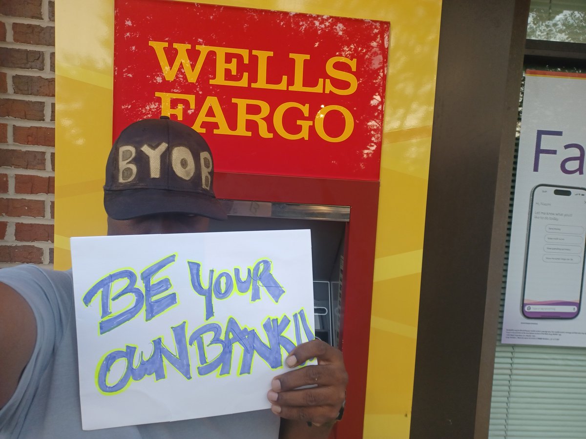 MrChrisStinson's tweet photo. Join the movement, Be your own Bank! I will be able to manage my funds by myself. 
 @MELD_Defi #BeYourOwnBank #BYOB https://t.co/QlwJ31P2b6