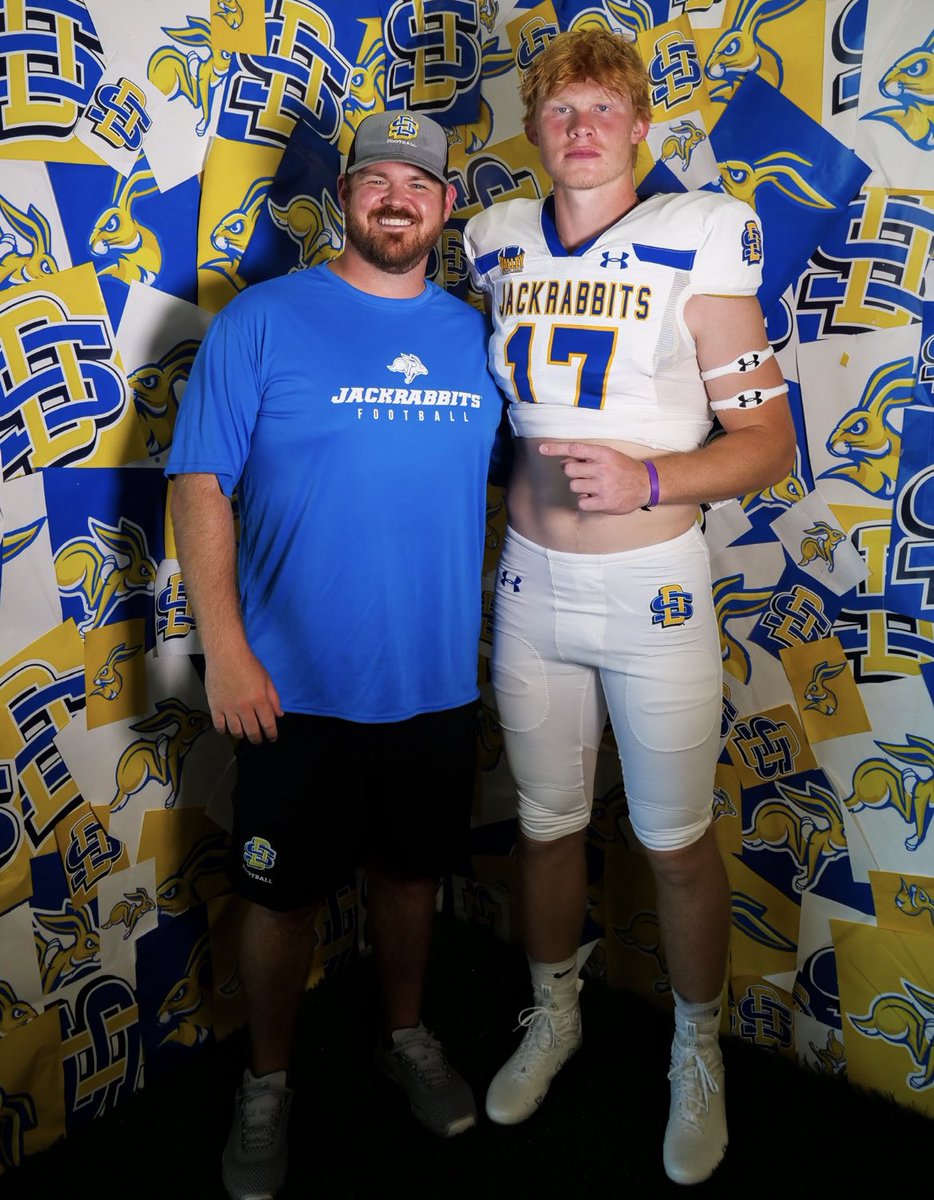 Danny_King17's tweet photo. 📍SDSU

Thanks for having me workout and visit! @CoachMeyersSDSU @J_Menage3 
#GoJacks https://t.co/IEvkAdefIA