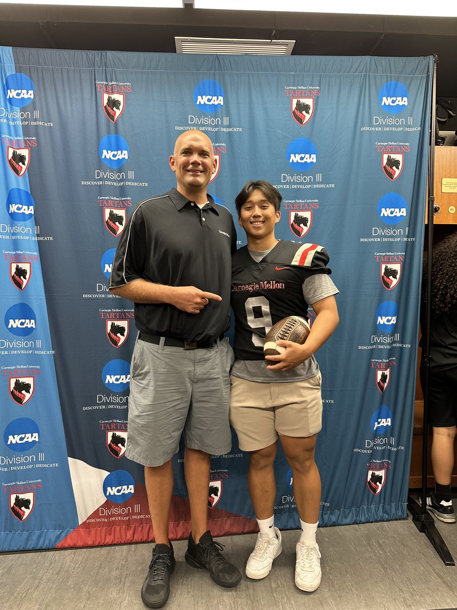 ChrisHan2024's tweet photo. Huge thank you to @CoachRyanLarsen and @coachfloppy for having me at @TartanFB Rising Senior Day! The day was truly insightful and Pittsburgh is undeniably an amazing city! @stfrancis_fb @Isaiah_Gomez18 @CoachChavis07 https://t.co/UwIB8ml993