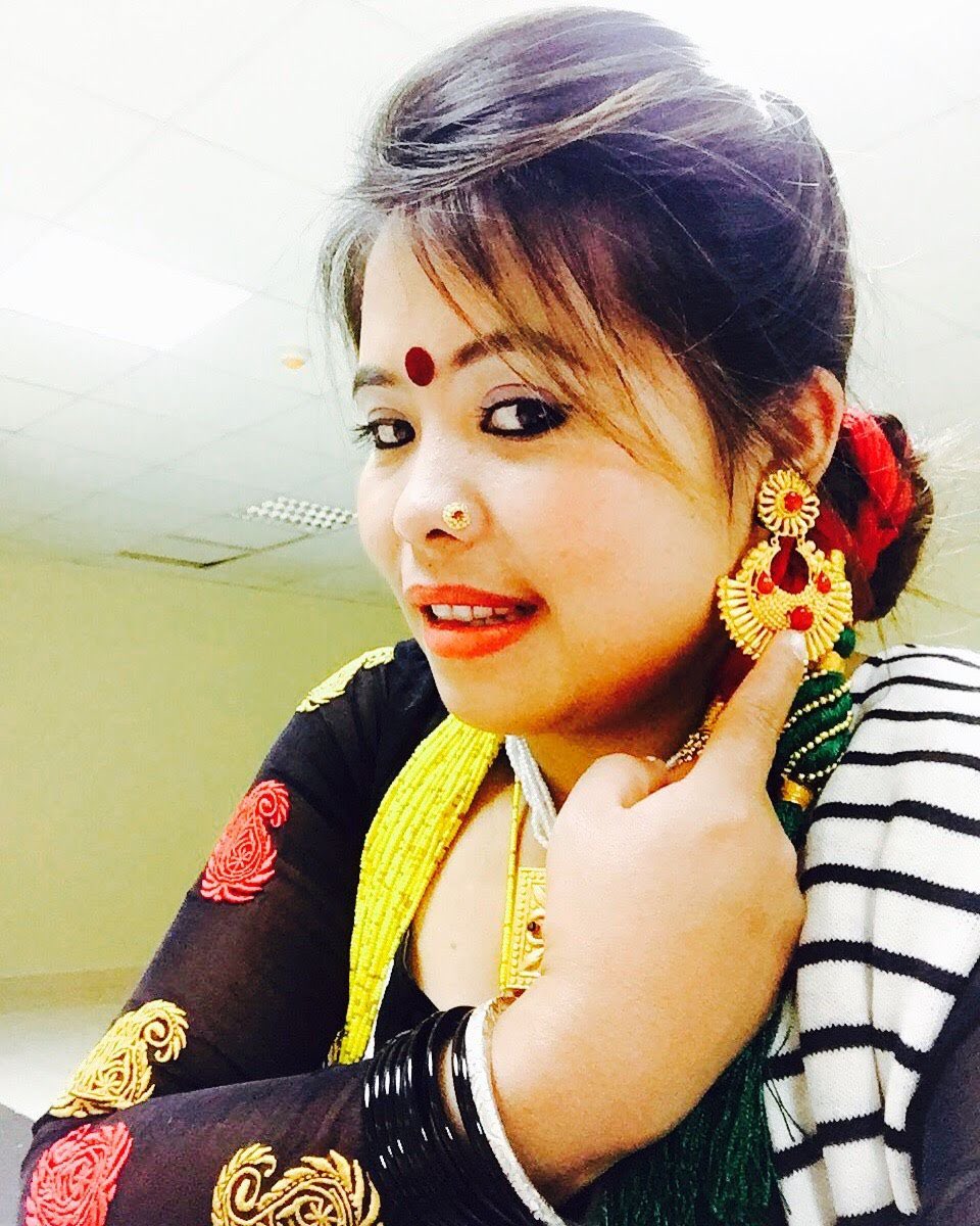 MunaThapa's tweet image. With my beautiful attire!  #MUMA🎶