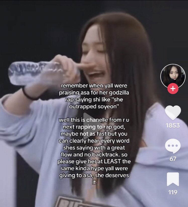 baelxry's tweet photo. no ria, THIS is pathetic. why are yall begging support from the people that praised asa just because they rapped the same song?? bite your own tongue https://t.co/iOfBdHflle