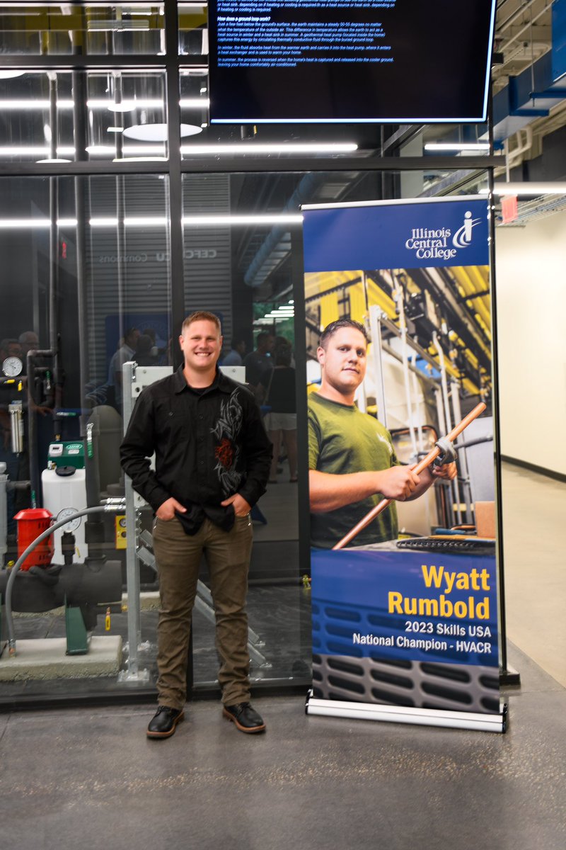 IllinoisCentral's tweet photo. We are thrilled to celebrate the opening of the Workforce Sustainability Center. This facility includes HVAC/Geothermal, Solar, Truck Driver Training, Highway Construction & pre-apprentice programs. We are gratitude to all who made this possible. https://t.co/kdXjtoXciM #myICC https://t.co/0xUfifRelG