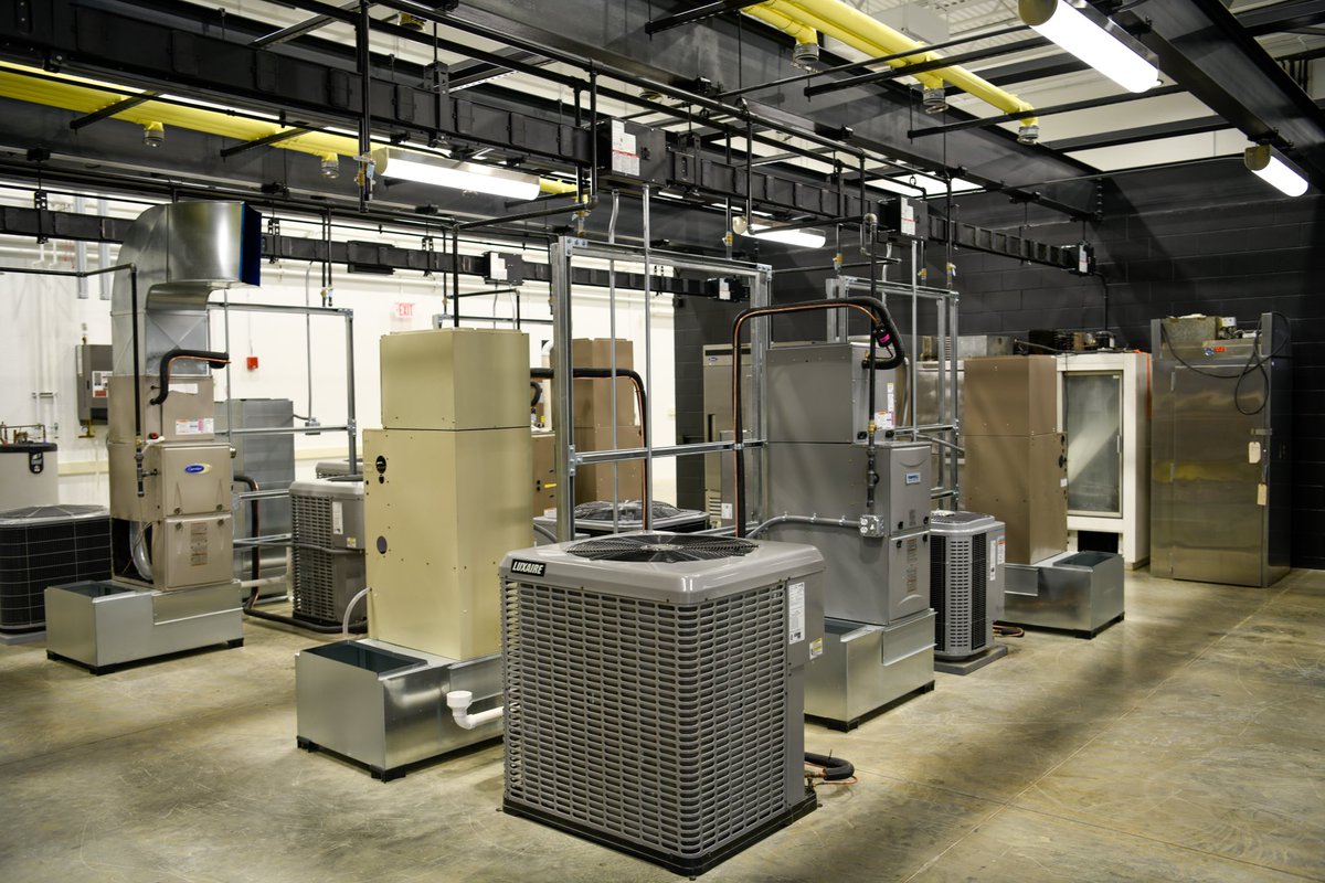 IllinoisCentral's tweet photo. We are thrilled to celebrate the opening of the Workforce Sustainability Center. This facility includes HVAC/Geothermal, Solar, Truck Driver Training, Highway Construction & pre-apprentice programs. We are gratitude to all who made this possible. https://t.co/kdXjtoXciM #myICC https://t.co/0xUfifRelG