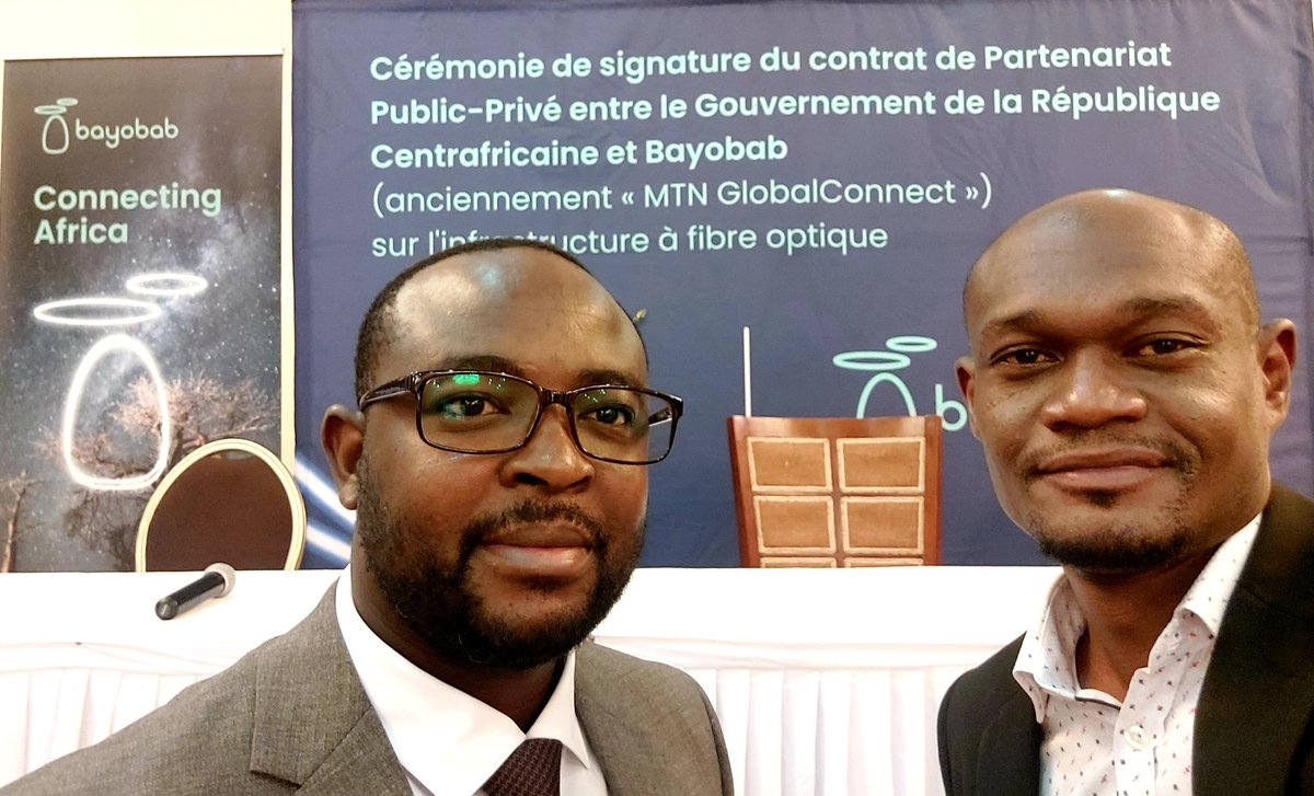 Cérémonie de signature du contrat de partenariat public-privé entre le Gouvernement Centrafricain et <a href="/Bayobab/">Ken Paton</a> sur l'infrastructure à fibre optique.
Le projet dorsale à fibre optique d'Afrique Centrale passant par la Centrafrique est financé par la BAD et L'Union européenne.