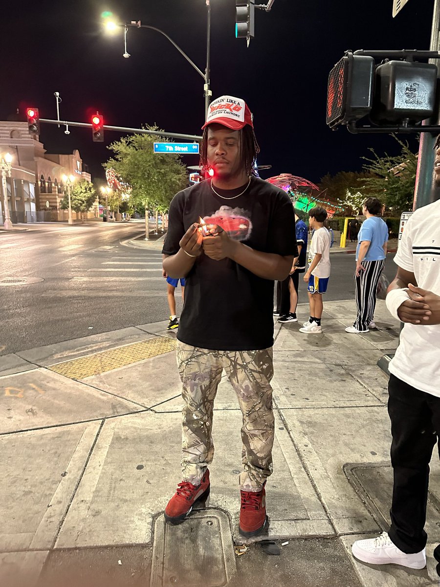 SCAMMY DAVIS JR. 💰 tweet media