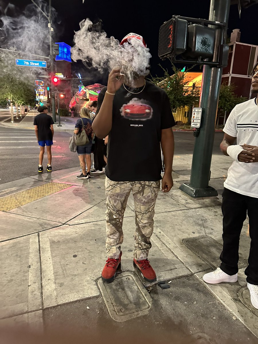 SCAMMY DAVIS JR. 💰 tweet media