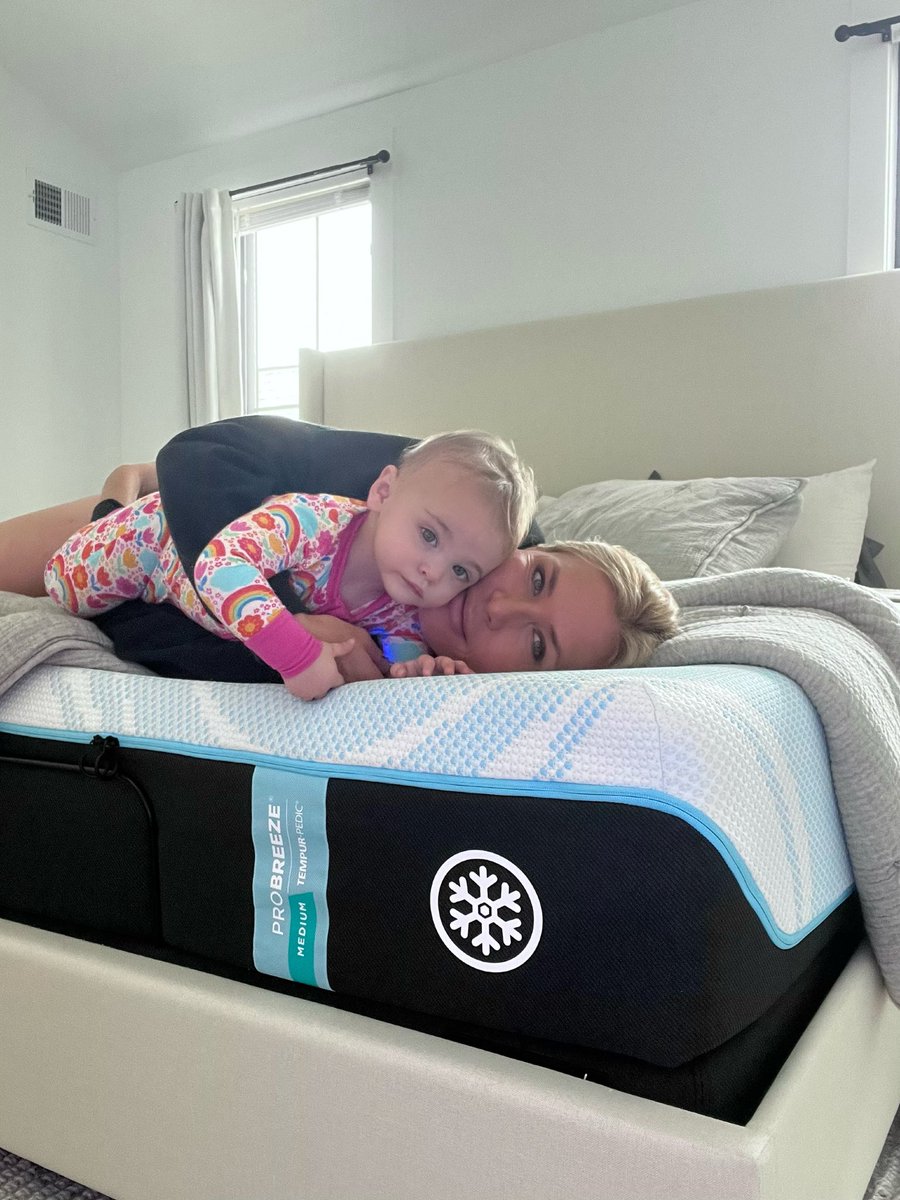 World Cup matches on the screen, baby giggles in my ear, and all on the coziest bed ever! 😍⚽️👶👶💤 Can't stress enough that the right mattress matters - giving me the energy to enjoy it all! 🙌 @mattressfirm #TheRightMattressMatters