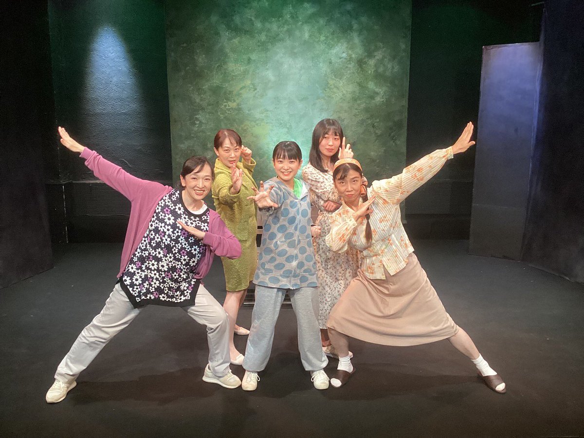 yukiakanno's tweet photo. 戦隊ぽいポーズで！^_^
皆さまとやりたかったので、かなり嬉しかったです…//♡
#crime5 https://t.co/b9k39c9ZuE
