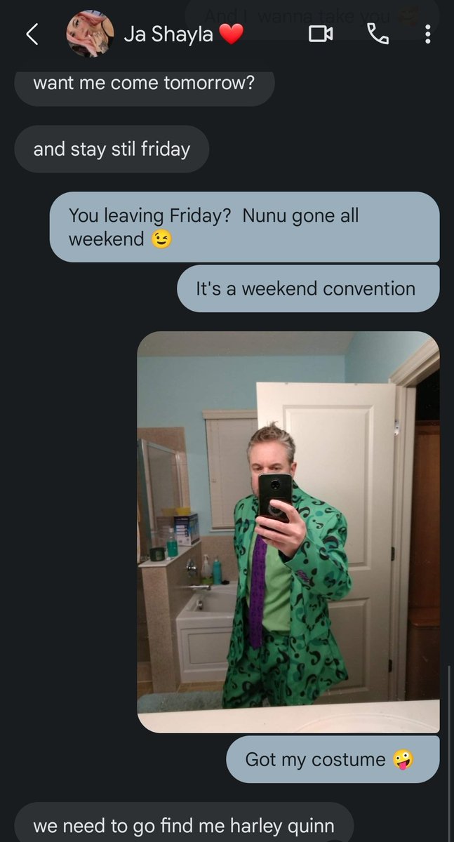 CreepinForever's tweet photo. When she doesn't know diff between Joker and Riddler 🤷‍♂️ https://t.co/R1dnYKAPIK