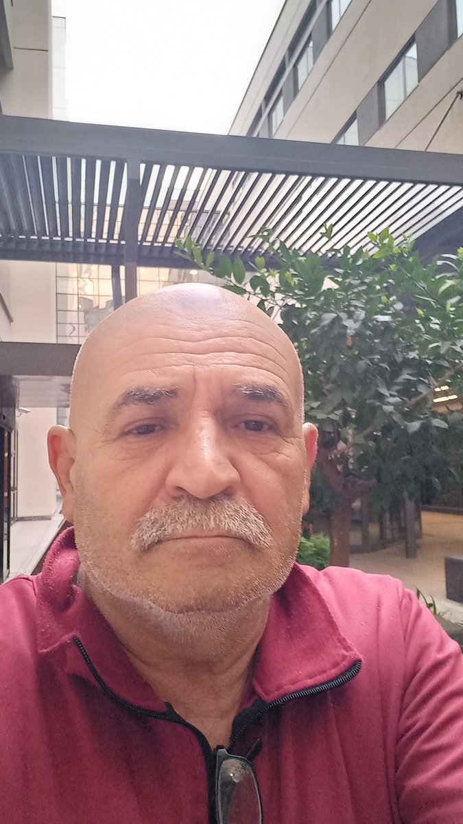 Allah iyilerin ve doğruların yanındadır. Allah'ın izneyle ve siz dostlarımın dualarıyla bu sıkıntımı da atlatacağım inşallah. 
Herkese günaydın.