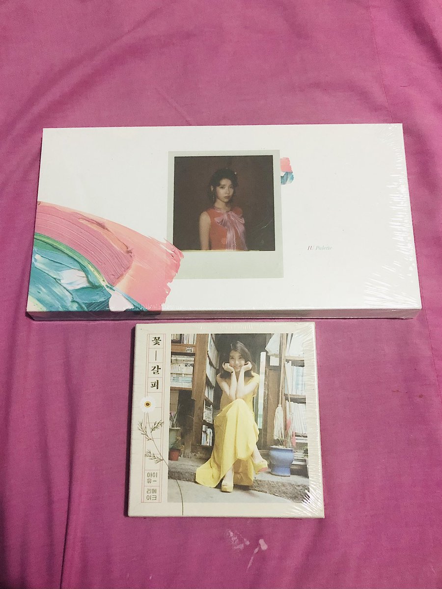 corazonyeondan's tweet photo. wts lfb ph iu 

SG 2022 with Calendar (Sealed) 
Php 1,499 

Palette (SEALED) - Php 750
A Flower Bookmark (Sealed) ❌ SOLD 

Lightstick ver 2
3,500 (nego) 

rfs: decluttering 

loc: davao
mop: gcash
mod: sco

tags: season’s greetings 22 album v2 ls https://t.co/3fQ8xBnqoY