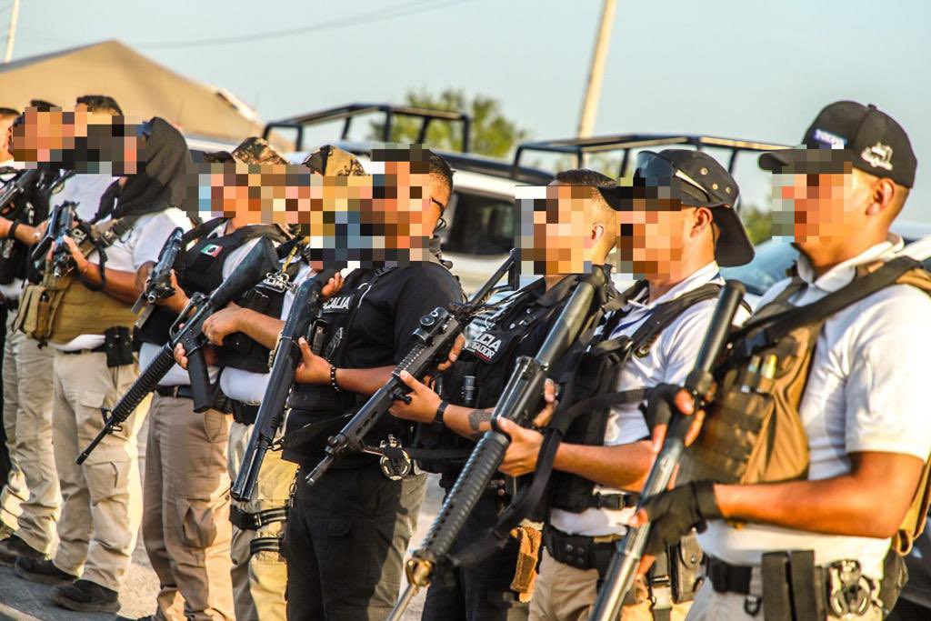 Siguen los operativos de vigilancia en la frontera norte de #Coahuila por parte de nuestros elementos de seguridad en coordinación con el Ejército Nacional, para impedir el ingreso de civiles armados. (1/2)