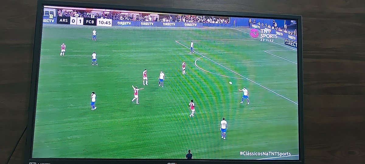 professor_danny's tweet photo. #ClássicosNaTNTSports @jorgeiggor esse uniforme do @FCBarcelona , no vídeo ficou parecendo o @ecbahia ... https://t.co/W5e1bzve2s