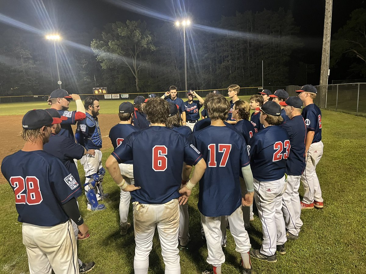 EvanHong18's tweet photo. FINAL: @ECCavs 13, @BeefRiver_BB 11. It almost unravels for the Cavs but they hang on and are one step closer to clinching a playoff spot. They did not clinch tonight as @ECbearsbaseball picks up a win over Augusta #CRBL https://t.co/bPA9dWx8sq