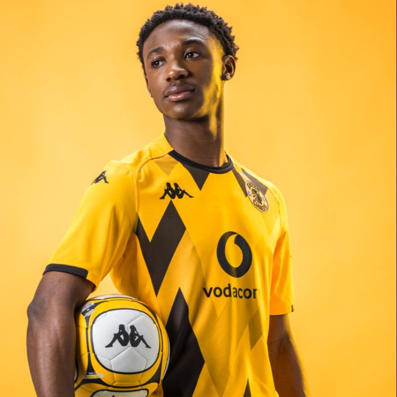 KaizerChiefs's tweet photo. We know you loving it 🔥🔥🔥🔥

Don’t say we did not warn you! The 2023/24 Kappa Kaizer Chiefs is selling like crazy! Get your customised jersey now!
#KCJersey
#Khosified
#KCKappa
#Amakhosi4Life