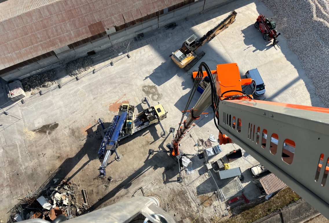 Corbeilles anticipe également les travaux 2024 en faisant de la place pour 2 nouvelles caisses d’évaporation. Ces pièces maîtresses du projet d’économies d’énergie contribueront à réduire la consommation du site de 20% dès 2024 !
#Maintenance #Décarbonation
2/2