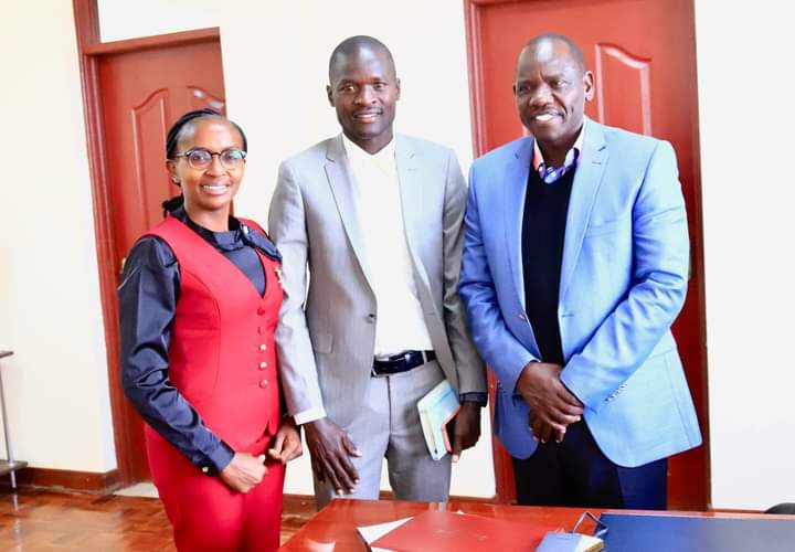 Meeting Uasin Gishu county Governor Bii and CEC member for Sports Lucy Njoroge. I was taking a message  of unity and team work in sport and investment. https://t.co/eU5SAvygfD