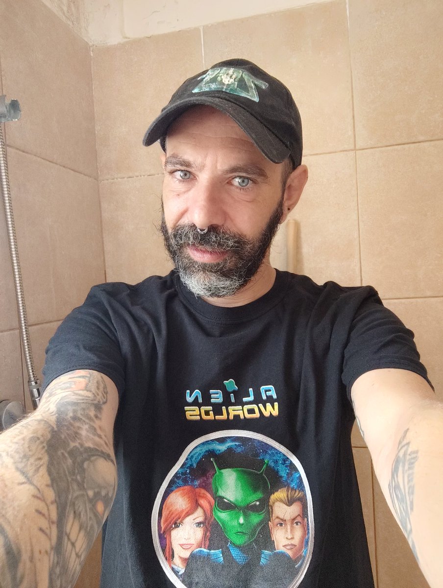 Gm #waxfam 🌞 
Today I'm going to touch some grass, armed with a @ZosWax hat and a <a href="/AlienWorlds/">Alien Worlds Official</a> shirt 😍
Tomorrow we dive into the metaverse at <a href="/thenftopia/">NFTOPIA Metaverse Convention & Spaces</a> 🕺
Have a happy Thursday 🖤 #WAXNFT