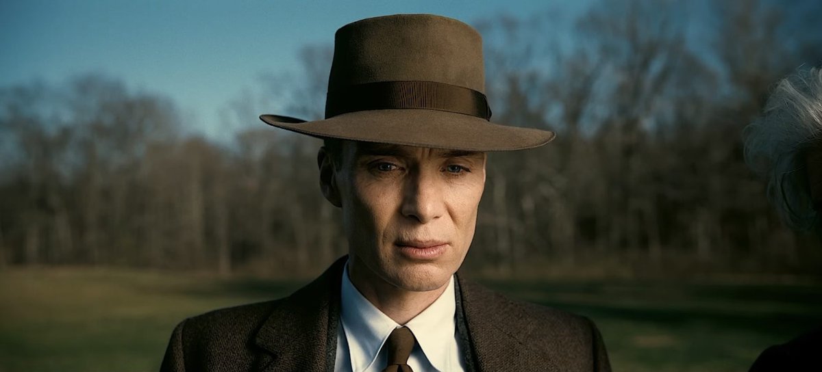 im_tosy's tweet photo. #Oppenheimer uzun zaman sonra izlediğim en iyi filmlerden bir tanesiydi. Christopher Nolan, yine kendi kalitesini ortaya koyarak güzel bir iş ortaya çıkartmış. Film genel olarak yavaş bir tempoda ilerlese de bazı sahneler vardı ki izlerken nutkum tutuldu. Harikaydı. https://t.co/s0S2V0hNa2