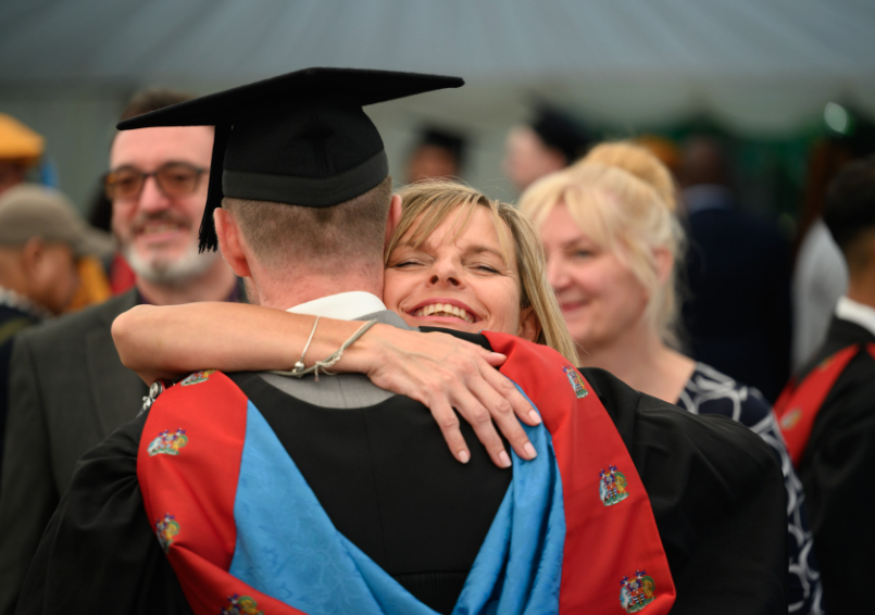 Are you graduating this week? Do you have friends and family that could not attend? 🎓
They can now watch this month's graduations live 👉 orlo.uk/Opz5G 

Remember to share your pictures on social media using the hashtag #GreGrads and by tagging us.