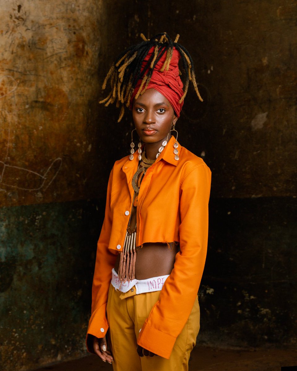 📸<a href="/jamiempire7/">𝙸𝚗𝚝𝚠𝚊𝚛𝚒📸•</a> | Model: <a href="/mskathie_/">Ms Kathie</a> 
Styling: <a href="/Cateayellah/">Cate Ayellah</a> | MUA: Fatiha Taban 
Making Portraits - 1st Edition: Jinja