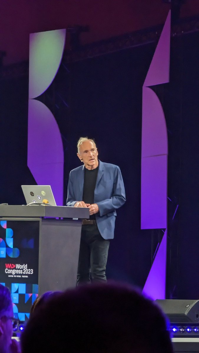 Shumer512's tweet photo. Famous thinkers, thinking #AI and WEB 3.0 Great beginning! #wearedevs https://t.co/ZfuWO1McKr