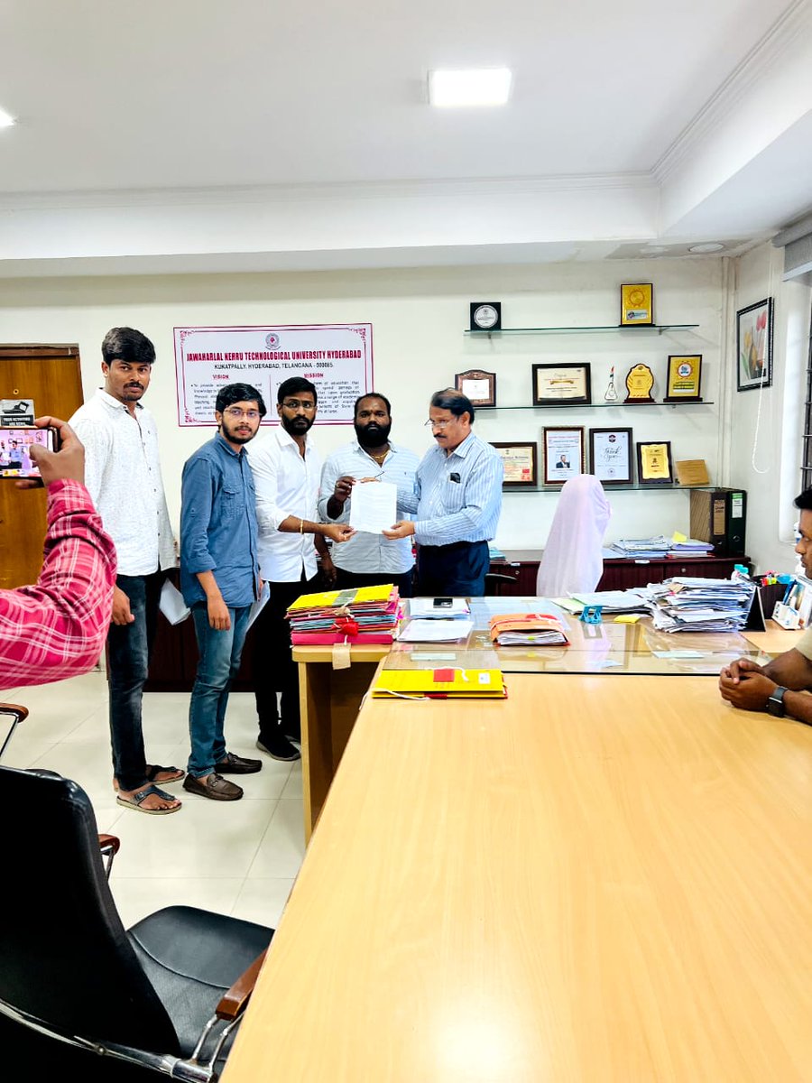 sunnymanoj12's tweet photo. #jntuhsubjectexemption
We need subject exemption for R18 batch
 @KTRBRS @SabithaindraTRS @BRSparty @examupdt @BabuNuvuBtechAh @DrTamilisai Guv @krishanK_BRS @ysathishreddy @TelanganaCMO @amarendra_87 @V6News @jntu_hyderabad @TV9Telugu @KTRoffice @AICTE_INDIA @jntuhofficial https://t.co/9sIsxdvVcb