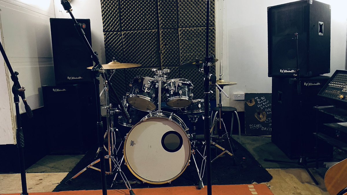 PopstarpartyL's tweet photo. Our #RehearsalStudios can booked by hour, day or weekly. Lock outs also welcome.
We fully kitted for #bandpractise but also host #solo #musicians, #theatregroups, #musicclasses, #photoshoots, #filming and more!
02084445054

#musicpractice #musicrehearsalspace #musicstudio https://t.co/D7oZKQOGwY