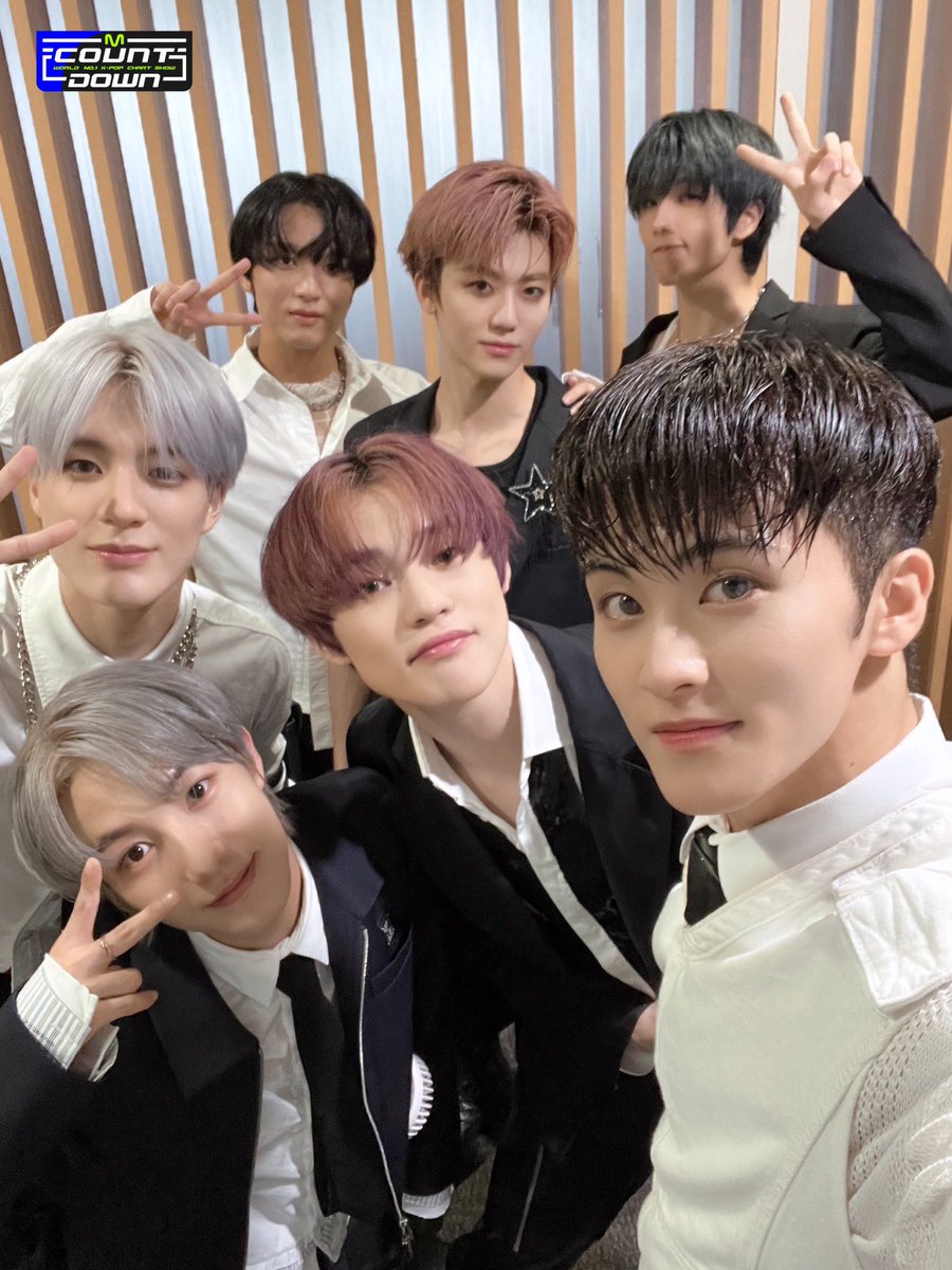 MnetMcountdown's tweet photo. 요즘 각종 별자리⭐️ 혹은 혈액형🩸 궁합, 꽃점🌸 등 홍보가 너무 심한 것 같은데 자제 부탁드립니다. ㅠ죄송합니다 💚짱시티 드림💚이 말아주는 MBTI (중에서도 ISTJ)말고 관심없습니다.😎
-엠카 올림-

#NCTDREAM #ISTJ https://t.co/cewf75TgEs