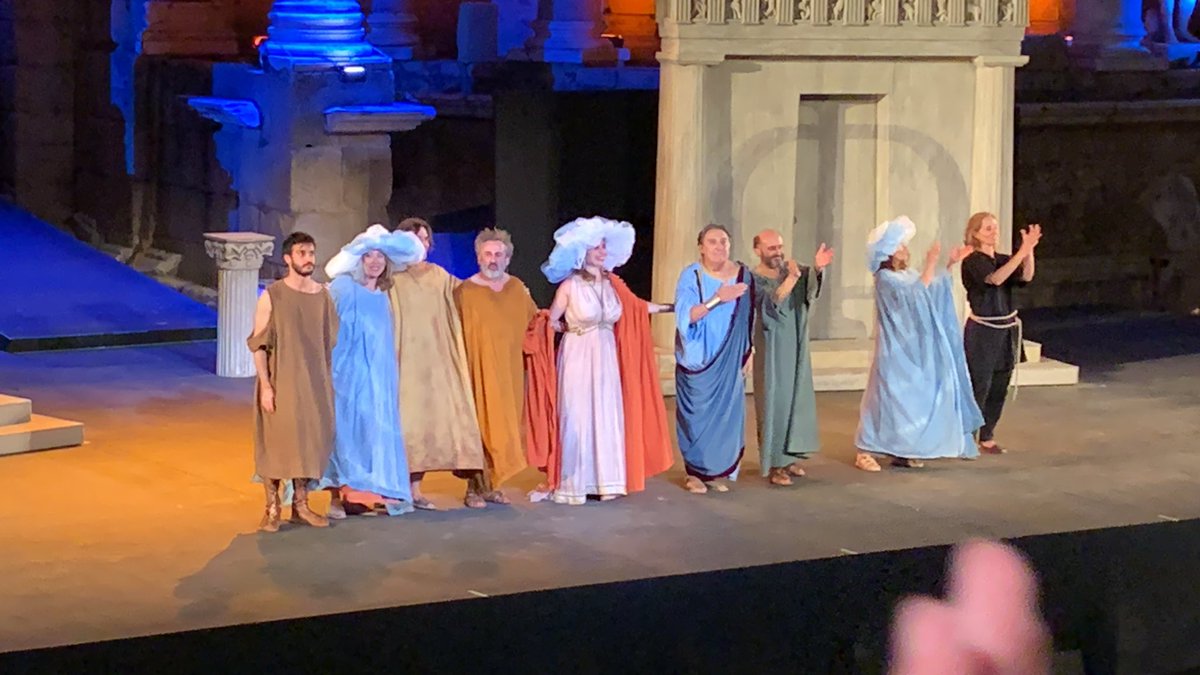 terranova1977's tweet photo. Cómo gustan las comedias en el #FestivalMerida Enhorabuena a tod@s los actores (Pepe Viyuela, Mariano Peña,…) Como punto negativo para el @Festival_Merida el que hayan retirado a los hoteles la gestión de entradas @paradores https://t.co/F0uxYGEEHu
