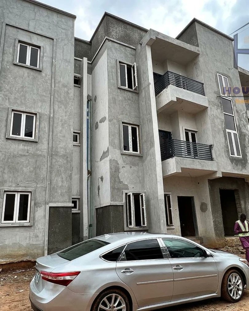 fortcubesrealty's tweet photo. A 3 Bedroom Apartment Available FOR SALE 
Location: Dawaki, Abuja
Price: N35M
For Inspection:
09038000403
07055550475 https://t.co/GUOykpzXnI