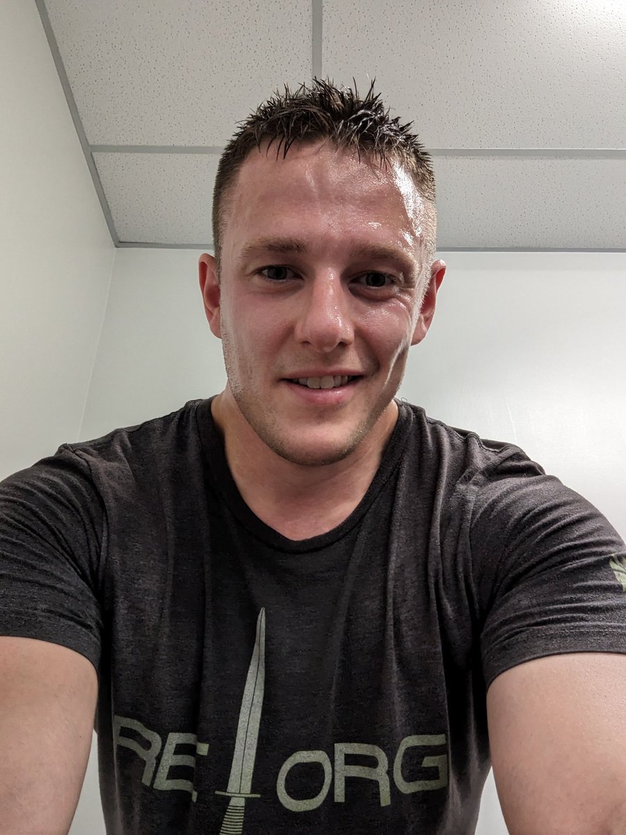 The_Pilgrim2501's tweet photo. Being paid while watch modern coverage whilst also thrashing myself on a watt bike is pretty neat.
Pitty about the gopping swede I'm donning.
#MTGModern #MTGFitness #humblebrag #uaresogross #ratsface https://t.co/vLqgS2MnMh