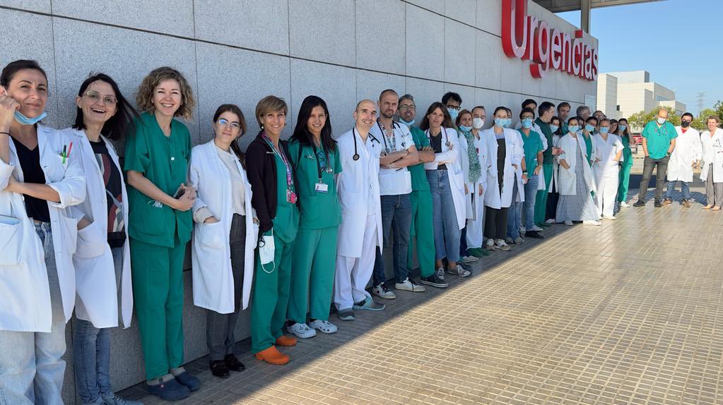 <a href="/SaludMadrid/">Salud Madrid</a> 71% de los geriatras madrileños tienen AÑOS enlazando contratos temporales, y así el 48% de los especialistas del  Hosp Pta de Hierro. Aún así, dedican su tiempo y esfuerzo en cuidar y formar a sus pacientes y cuidadores @f_fatimamatute ¿no se merecen al menos un contrato digno?