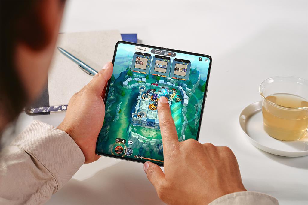 igyaan's tweet photo. Samsung #GalaxyZFold5

- Starts at Rs. ₹1,64,999
- USD 1,799
- 7.6 inch (2176X1812px) Inner Display
- 6.2 inch (2316X904px) Outer Display 
- 1750 nits
- Snapdragon 8 Gen 2
- 10 MP 3X Optical Zoom Telephoto 
- 50 MP Wide 
- 12 MP Ultra Wide 
- 10 MP Outer
- 4 MP Under Display Inner 
- 4400 mAh Battery

Thoughts ?

#SamsungUnpacked #JoinTheFlipSide