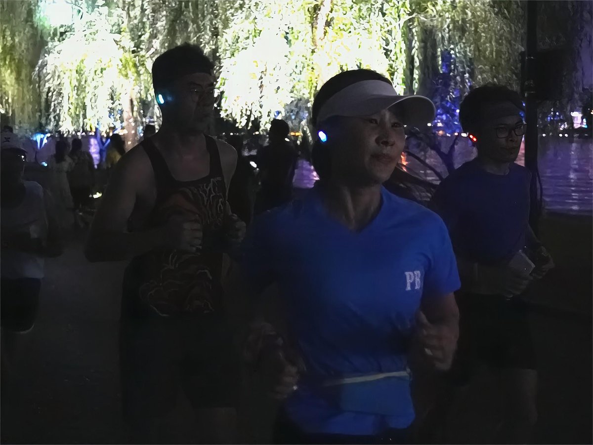 hhogene's tweet photo. We shared the #Daretoshine spirit with the running group from our district. It was a blast!!

#HHOGene #GPods #HHOGeneGPods #lightearbuds #lightbuds #earbuds #earphones #techgadgets https://t.co/W5b9eaeapV