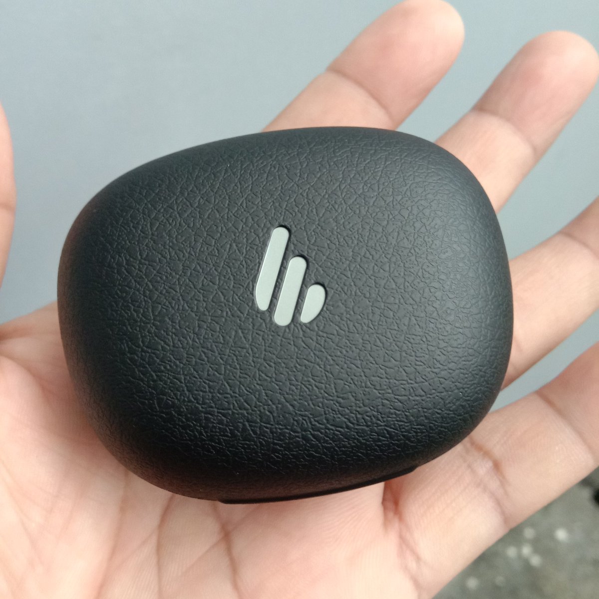 eliteONEYT's tweet photo. Airpods killer!? #Edifier #EdifierTWSNB2Pro https://t.co/gZKT0g4E0j