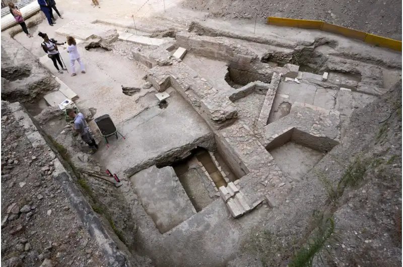 ticiaverveer's tweet photo. The ruins of Nero's Theater, an imperial theater referred to ancient Roman texts but never found, have been discovered under the garden of the future Four Season's Hotel, steps from the Vatican, after excavating the walled garden of the Palazzo della Rovere since 2020, as part of planned renovations on the Renaissance building. 

Photo credit: AP Photo/Andrew Medichini
https://t.co/hoQsXtcpCB