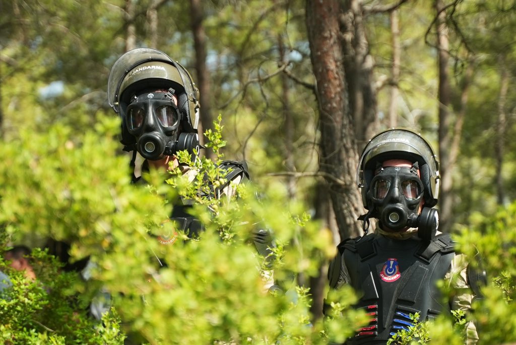 Bu fotoğrafı unutmayın. #AkbeleneDokunma