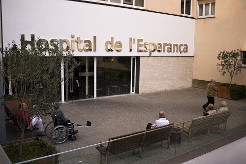 hospitaldelmar's tweet photo. Suspensió del servei de bus llançadora 🚌 Hospital del Mar-Centre Esperança durant el mes  d'agost

Durant tot el mes no hi haurà servei d'autobús llançadora. Es reprendrà l'1 de setembre amb els  horaris i parades habituals https://t.co/nTA65bHPKJ