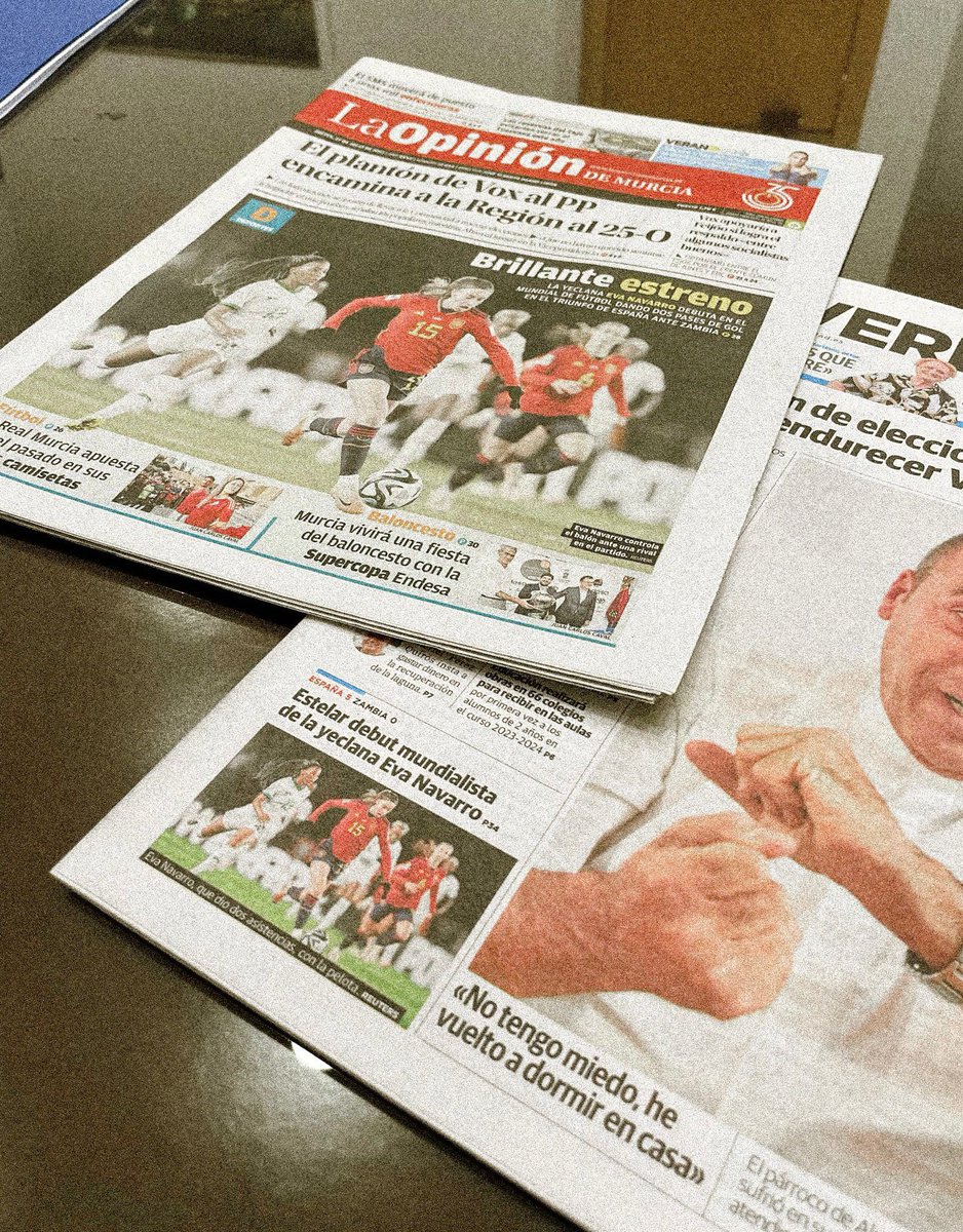 remedios_lajara's tweet photo. La yeclana @evaaanavarro enamora a los aficionados al fútbol y a los medios de comunicación en su debut con la @SEFutbolFem. 

¡Dale fuerte, Eva! https://t.co/l3xCpGLSAG
