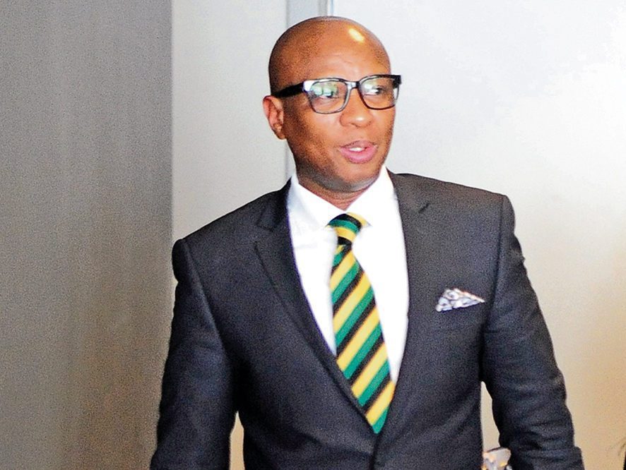 SundayWorldZA's tweet photo. #ICYMI: Grammy award winners walked away with a cool R250 000 each at a gala dinner that cost the Department of Arts and Culture over R16-million for the night. 

READ MORE: https://t.co/nV8N9dxqs4 https://t.co/JKA3fyR6nS