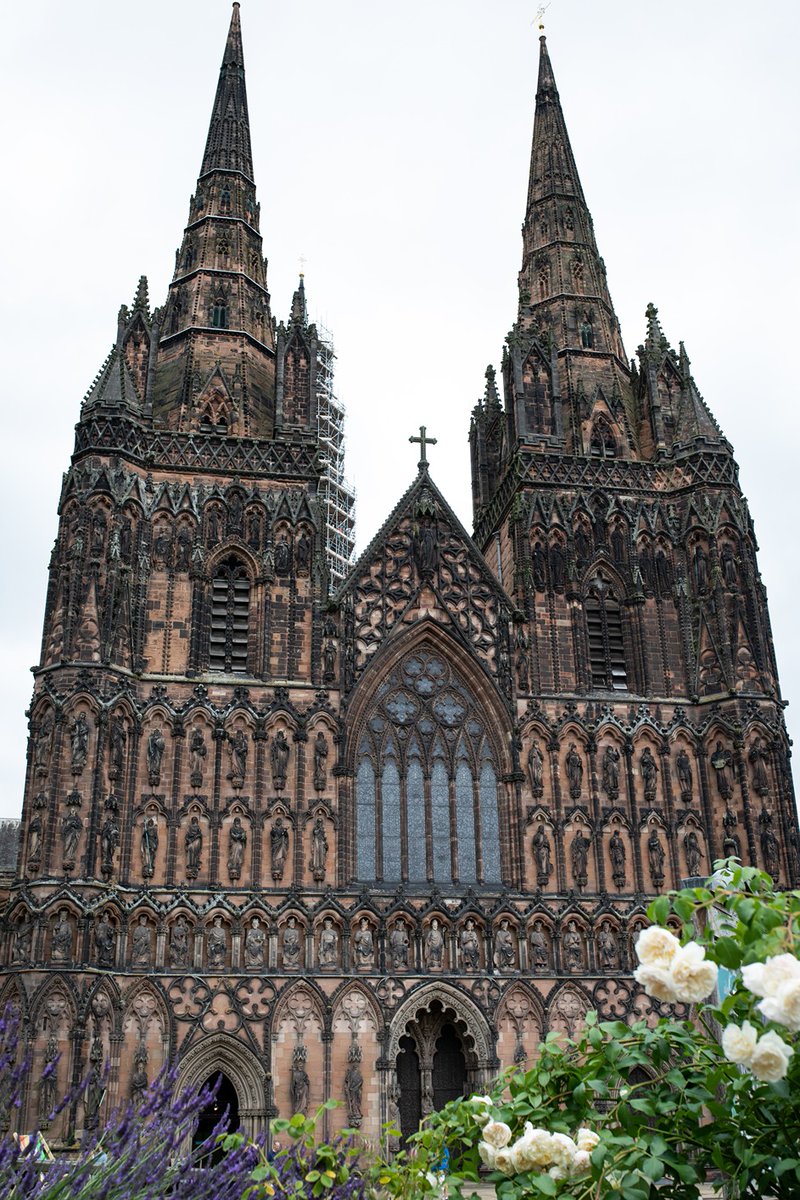 Did you know Cathedrals across the UK: 💰contribute £235m to their local economies 🙋support over 6000 jobs However, are an entirely self financing business? This month's blog dives into a @LichfieldCath's role and it's contribution to placemaking wearestaffordshire.co.uk/news/blog-a-13…