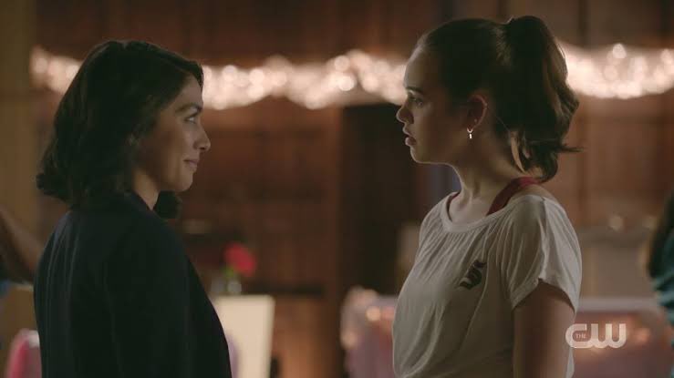 wattstowrite's tweet image. the character                       her weakness

#POSIE (CANON wlw of Legacies) 🫶🏼