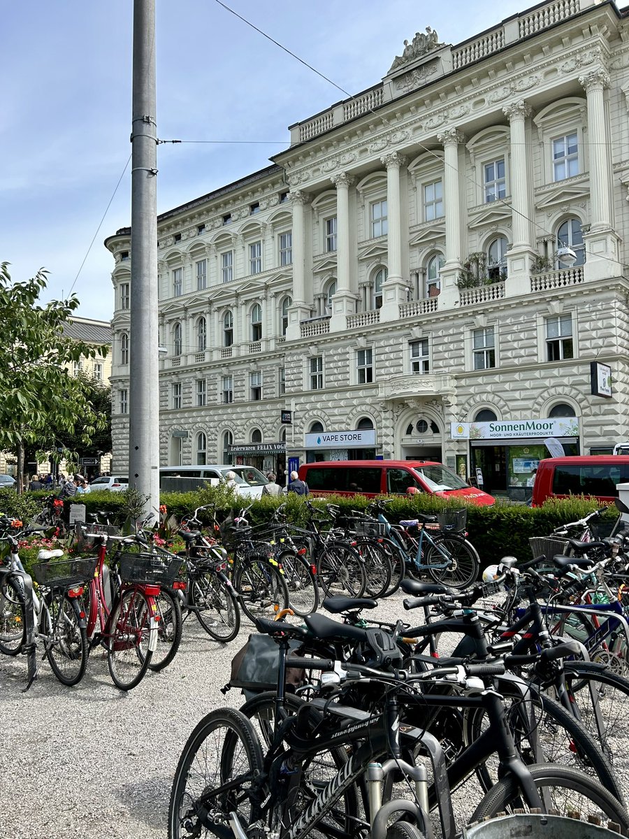 Absolutely Salzburg is a cycling city.

#urbancycling #city #cycling