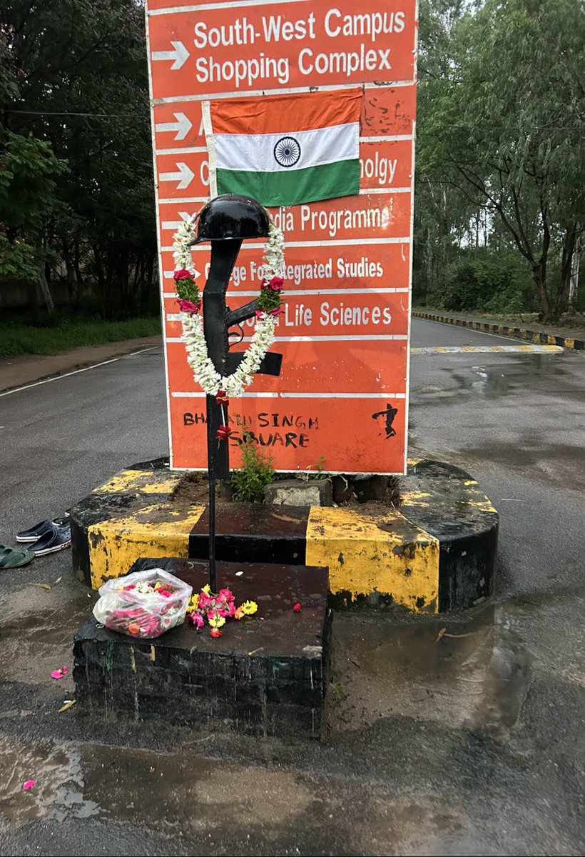abvphcu's tweet photo. ABVP HCU observed Kargil Vijay Divas with great reverence, commemorating the valor and sacrifices of our brave soldiers during the Kargil War. We paid heartfelt tributes to the martyrs who laid down their lives while defending our nation's integrity and sovereignty. https://t.co/xqzby0xioe